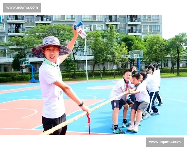 团队力量与智慧较量：激烈拔河比赛精彩瞬间全记录