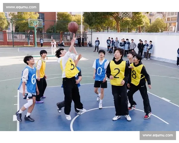 无锡篮球赛精彩纷呈 各队激烈角逐展现高水平竞技风采 无锡篮球赛精彩纷呈 各队激烈角逐展现高水平竞技风采